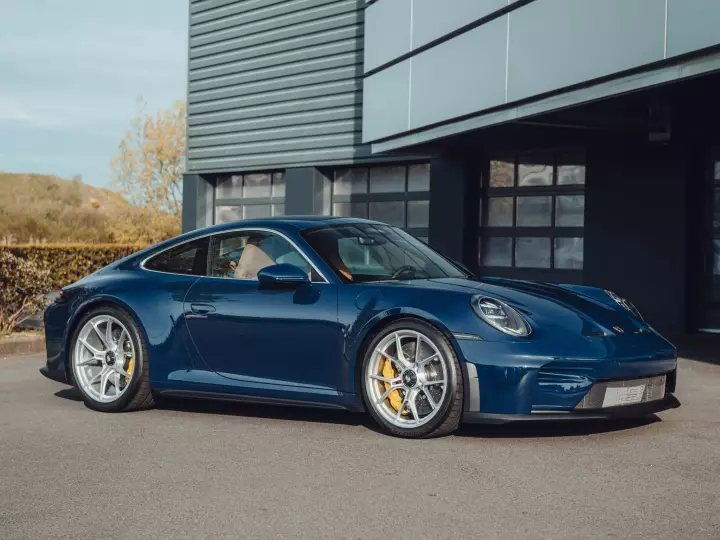 Porsche 911 GT3 Touring (992.2) painted in Bali Blue