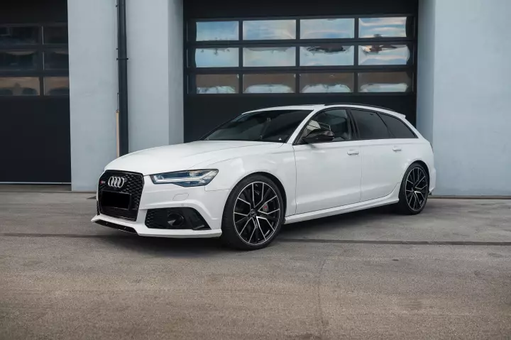 Audi RS6 Avant (C7) painted in Glacier White