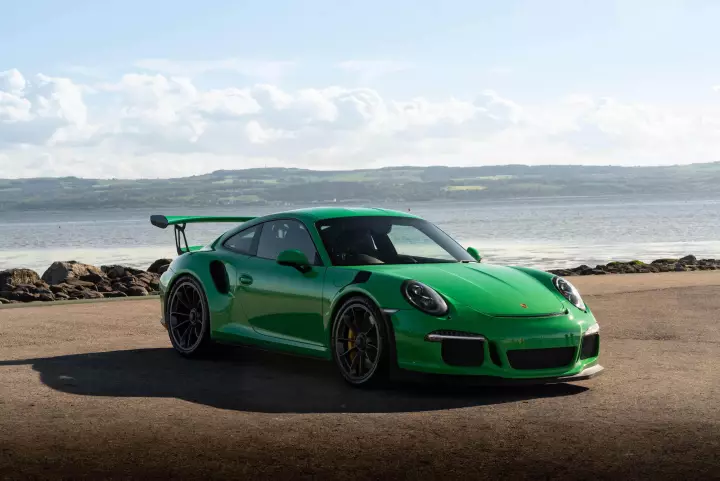 Porsche 911 GT3 RS (991.1) painted in Viper Green
