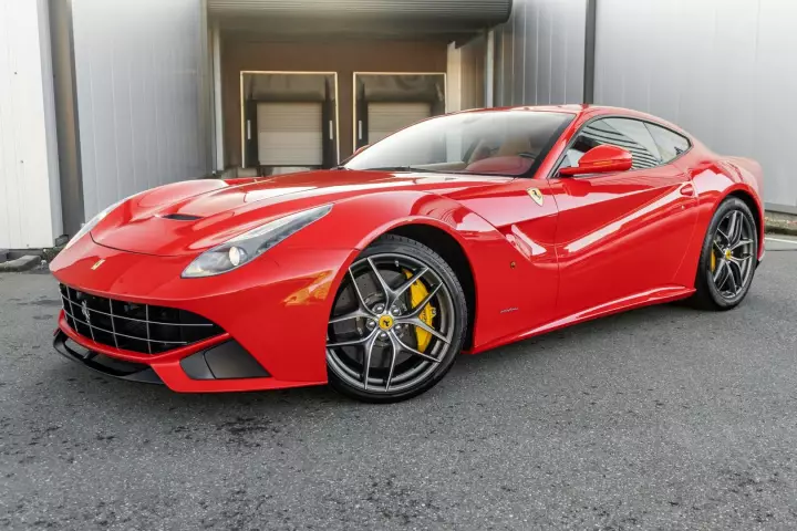 Ferrari F12 Berlinetta painted in Rosso Scuderia