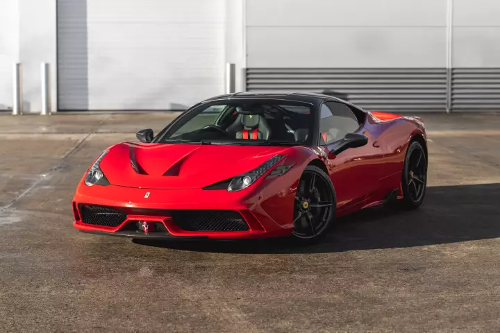 Ferrari 458 Speciale painted in Rosso Corsa and Nero DS