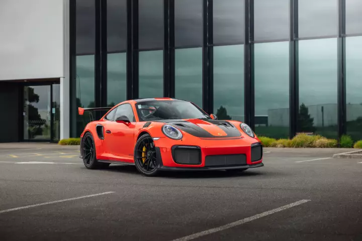 Porsche 911 GT2 RS (991) painted in Lava Orange