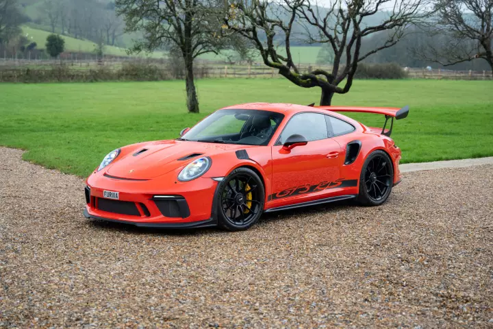 Porsche 911 GT3 RS (991.2) painted in Lava Orange