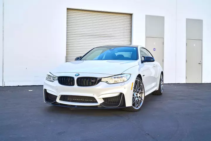 BMW M4 (F82) painted in Mineral White