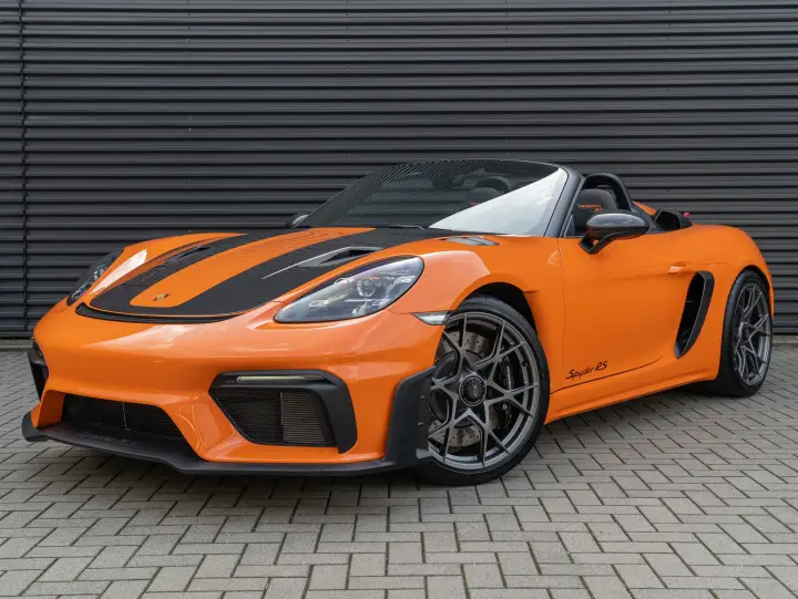 Porsche 718 Spyder RS (982) painted in Pastel Orange