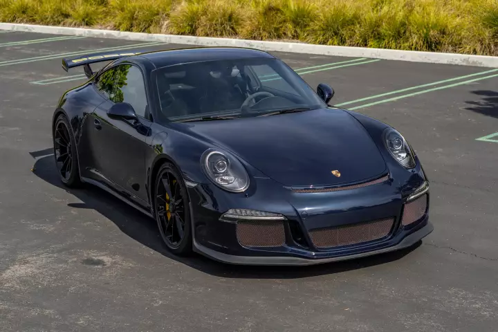 Porsche 911 GT3 (991.1) painted in Dark Blue Metallic