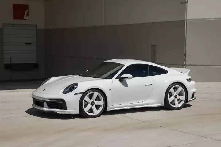 Porsche 911 Sport Classic (992) painted in Dolphin Grey