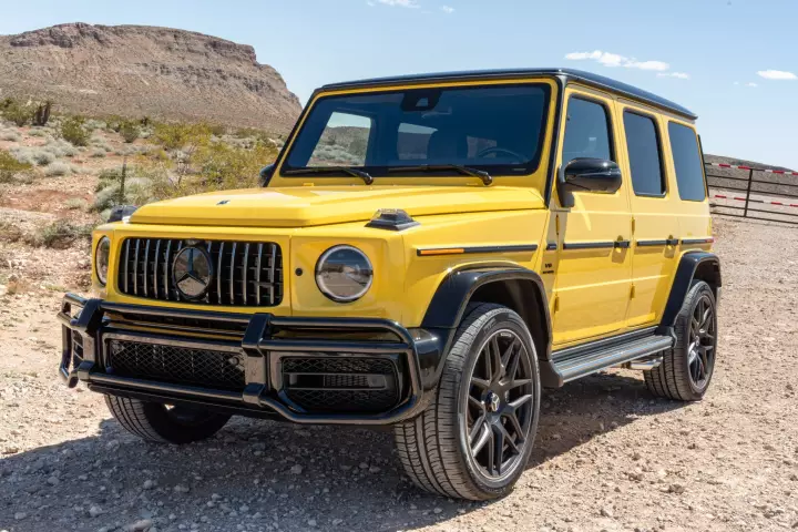 Mercedes-AMG G 63 (W463 Gen 2) painted in Sun Yellow and Obsidian Black