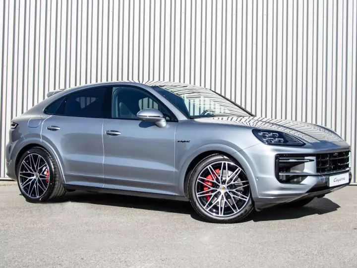 Porsche Cayenne Coupé (E3) painted in Tornado Grey