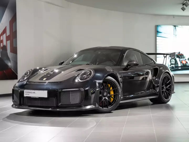 Porsche 911 GT2 RS (991) painted in Diamond Black Metallic