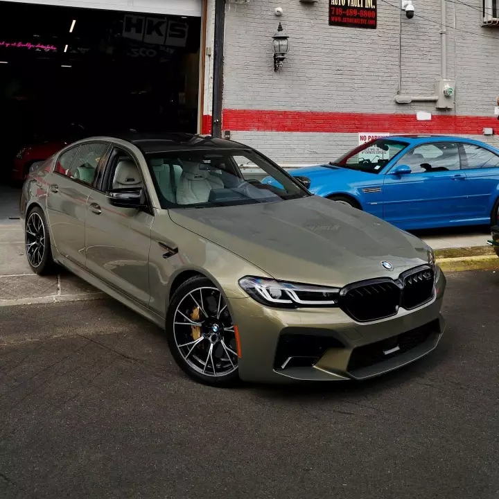 BMW M5 (F90) painted in Brass