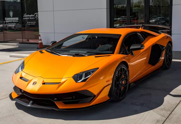 Lamborghini Aventador SVJ (LP770-4) painted in Arancio Atlas