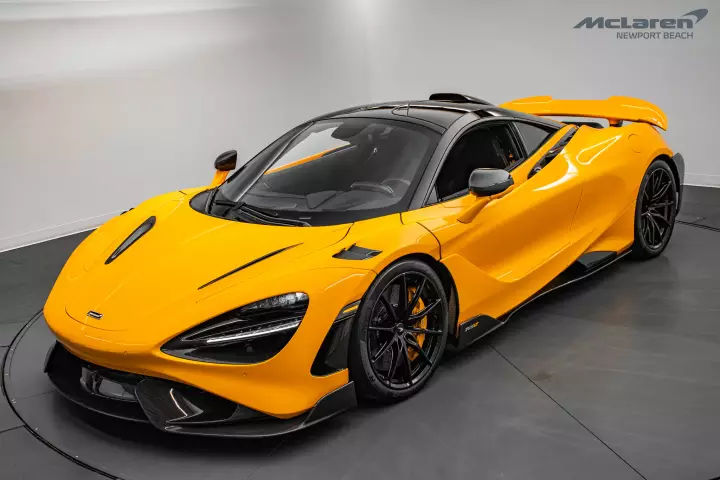 McLaren 765LT painted in Anniversary Orange