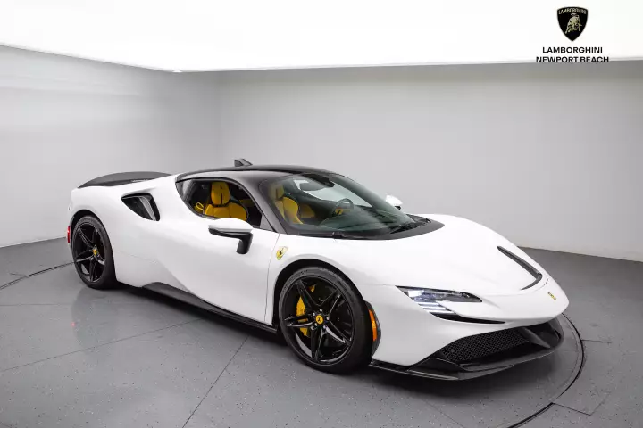 Ferrari SF90 Stradale painted in Bianco King and Nero DS