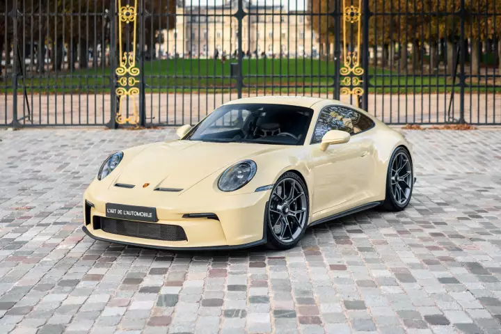 Porsche 911 GT3 Touring (992.1) painted in Ivory