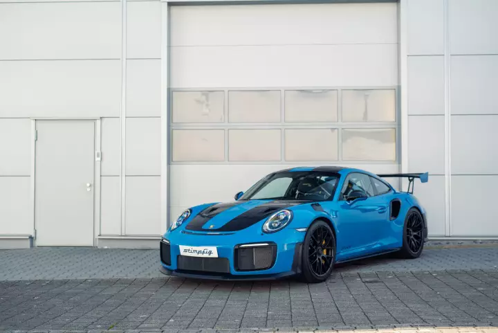 Porsche 911 GT2 RS (991) painted in Turqoise Blue
