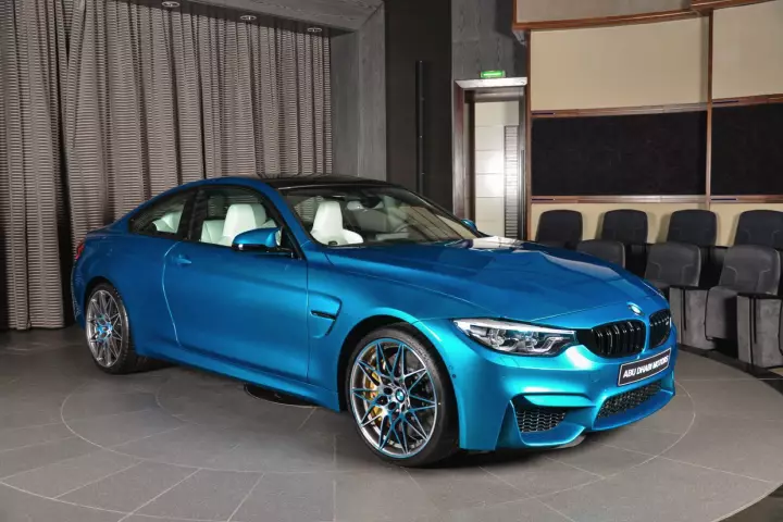 BMW M4 (F82) painted in Atlantis