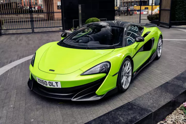 McLaren 600LT painted in Napier Green
