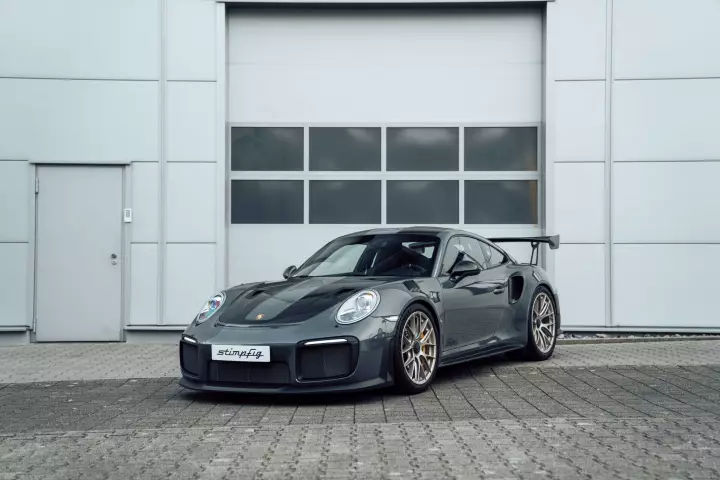 Porsche 911 GT2 RS (991) painted in Grigio Telesto
