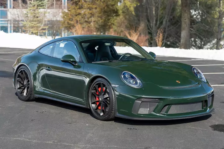 Porsche 911 GT3 Touring (991.2) painted in Brewster Green