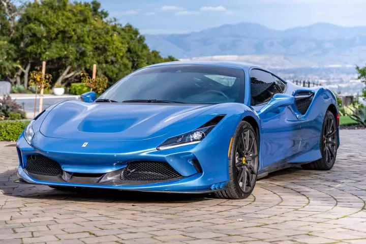 Ferrari F8 Tributo painted in Azzurro California