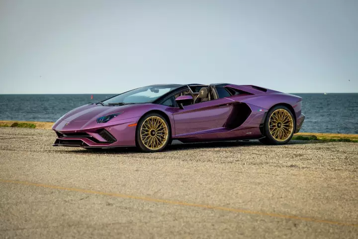 Lamborghini Aventador Ultimae Roadster (LP780-4) painted in Viola SE30