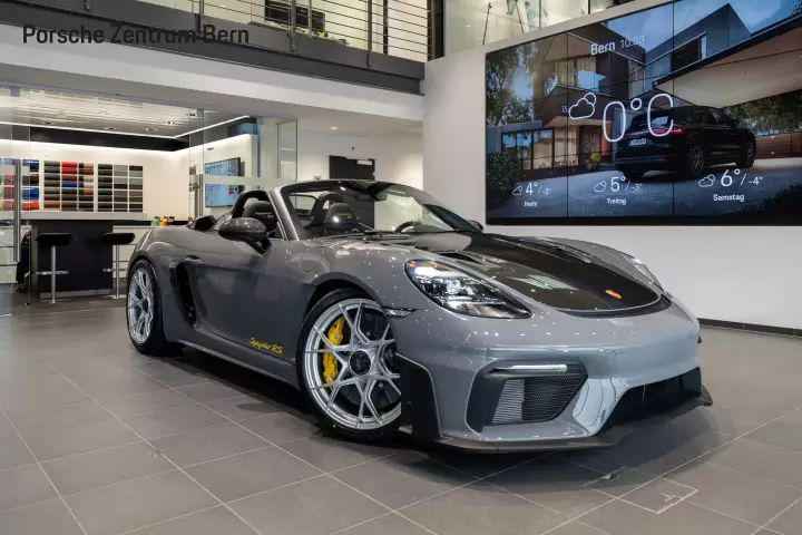 Porsche 718 Spyder RS (982) painted in China Grey