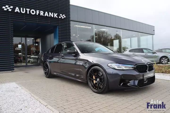 BMW M5 (F90) painted in Macao Blue