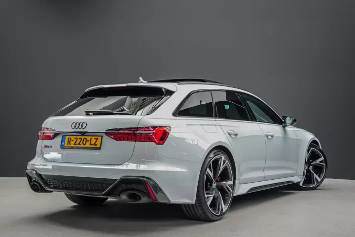Audi RS6 Avant (C8) painted in Suzuka Grey