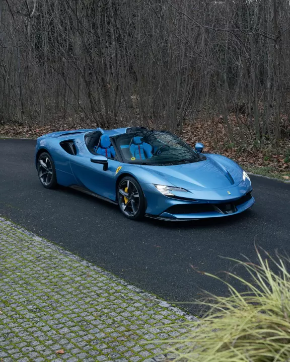 Ferrari SF90 Spider painted in Azzurro California