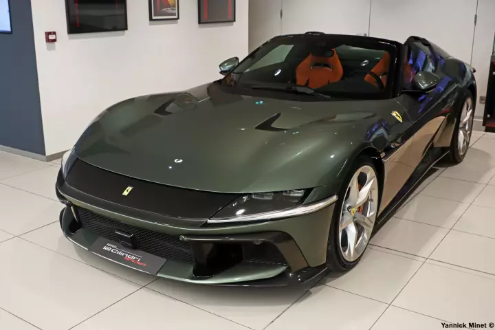 Ferrari 12Cilindri Spider painted in Verde Toscana
