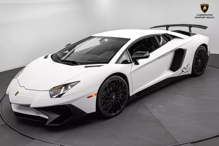 Lamborghini Aventador SuperVeloce (LP750-4) painted in Bianco Isis
