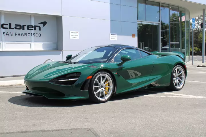 McLaren 750S painted in British Racing Green