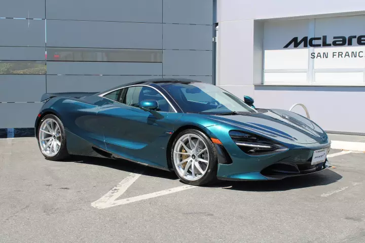 McLaren 720S painted in Serpentine