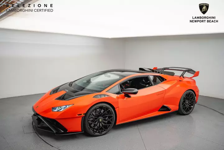 Lamborghini Huracán STO (LP640-2) painted in Arancio Xanto and Nero Noctis