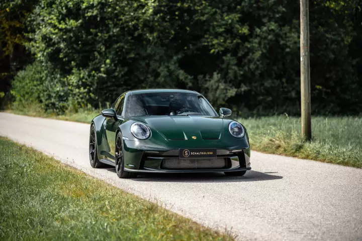 Porsche 911 GT3 Touring (992.1) painted in Brewster Green