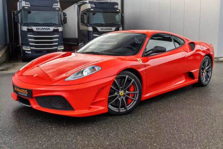 Ferrari 430 Scuderia painted in Rosso Scuderia