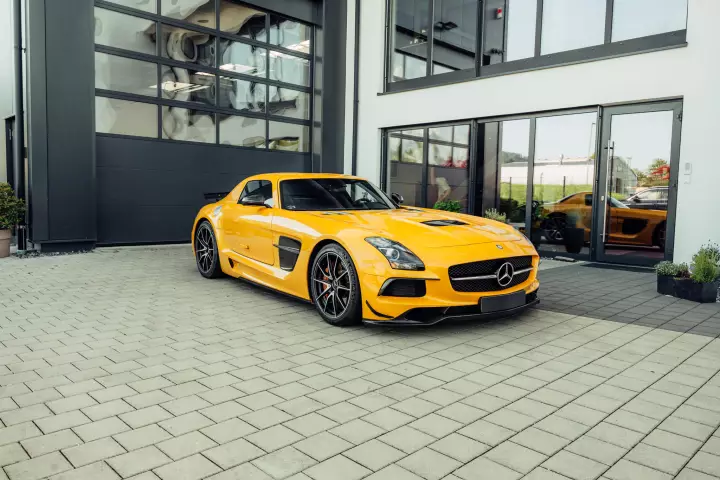 Mercedes-Benz SLS AMG Black Series painted in Solarbeam