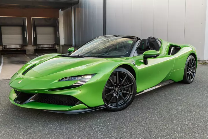 Ferrari SF90 Spider painted in Verde Hy Kers Lucido and Nero DS