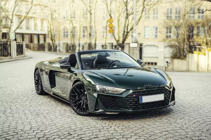 Audi R8 Spyder (4S) painted in Goodwood Green