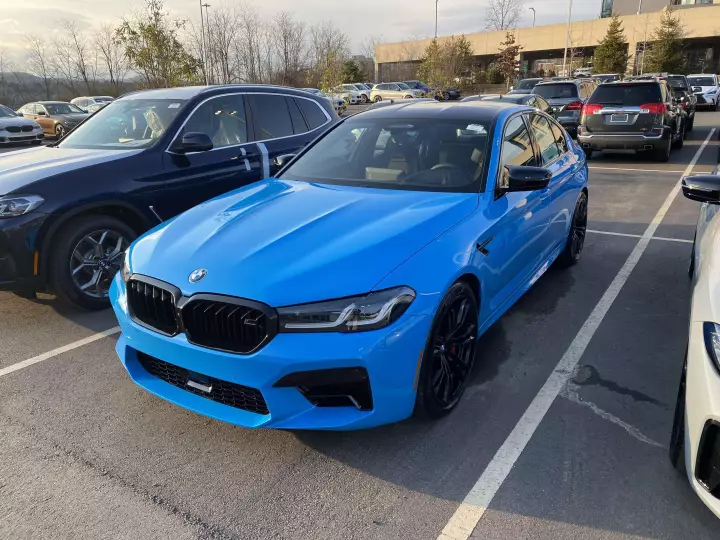 BMW M5 (F90) painted in Mexico Blue