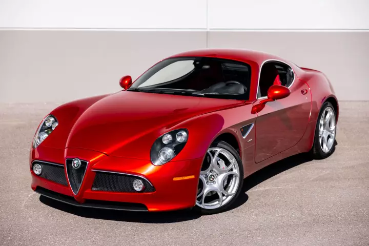 Alfa Romeo 8C Competizione painted in Rosso 8C