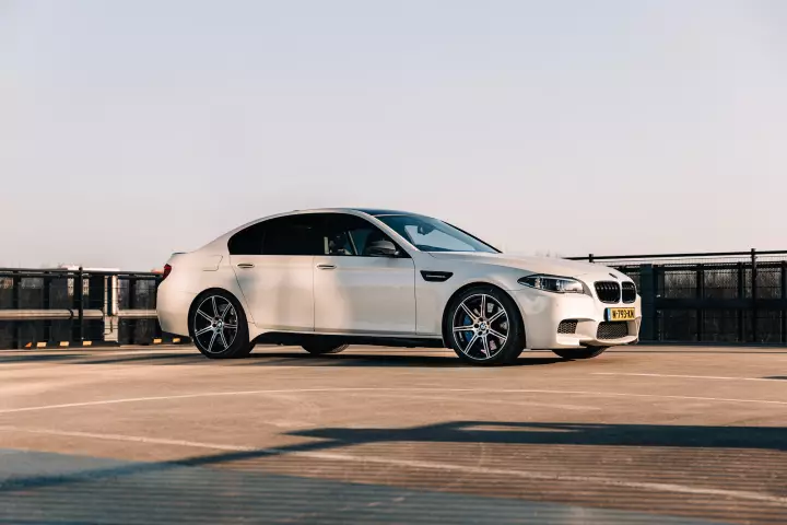 BMW M5 Competition Edition (F10) painted in Mineral White