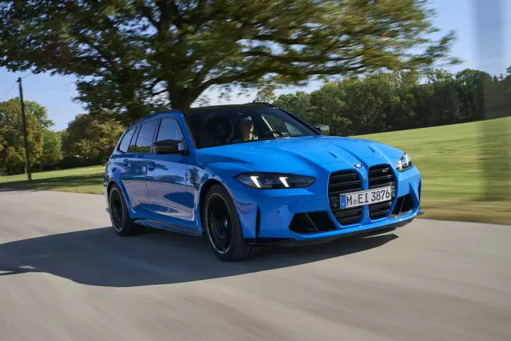 BMW M3 Touring (G81) painted in Voodoo Blue