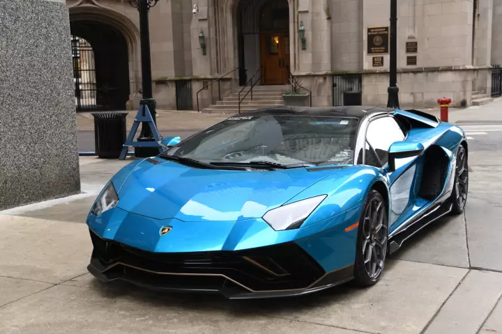 Lamborghini Aventador Ultimae (LP780-4) painted in Blu Uranus