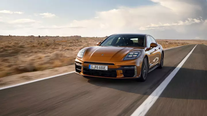 Porsche Panamera (972) painted in Madeira Gold Metallic
