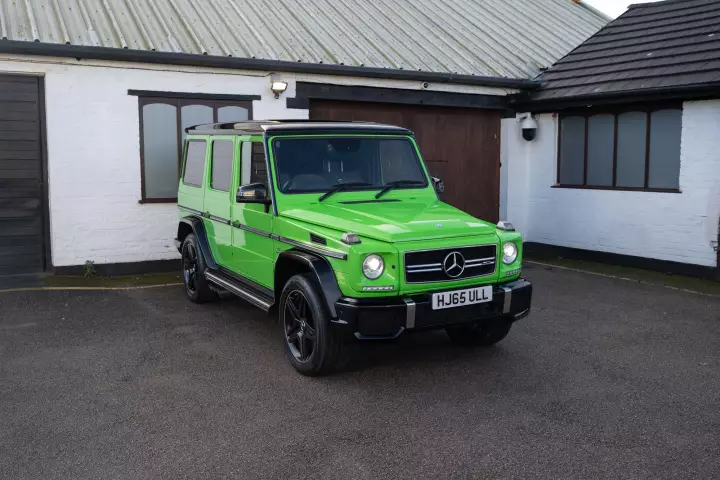 Mercedes-AMG G 63 Crazy Color Edition (W463 Gen 1) painted in Alien Green