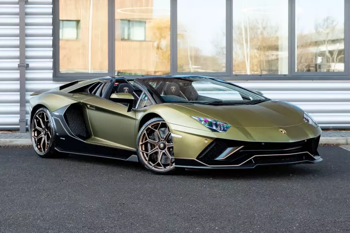 Lamborghini Aventador Ultimae Roadster (LP780-4) painted in Verde Gea