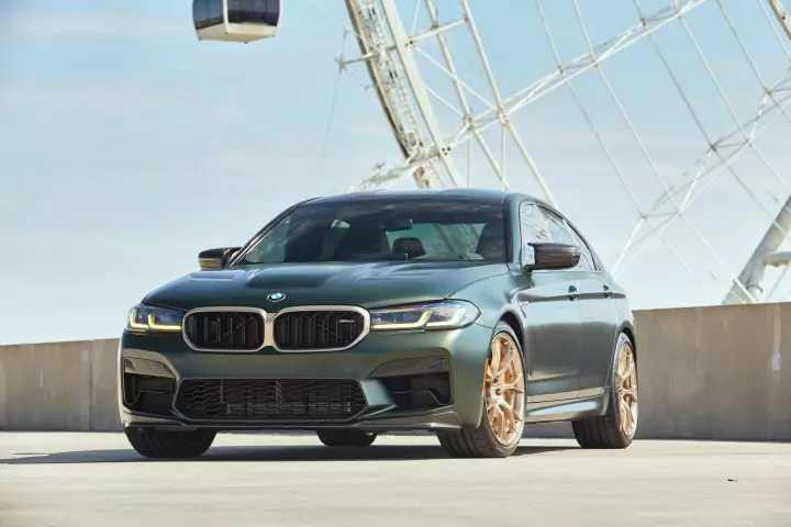 BMW M5 CS (F90) painted in Frozen Deep Green