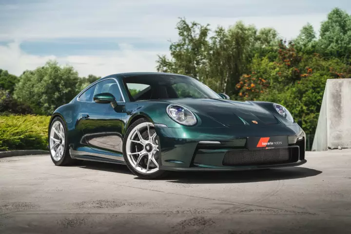 Porsche 911 GT3 Touring (992.1) painted in Jet Green Metallic
